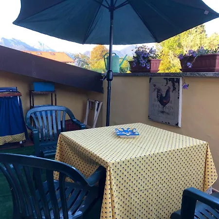 Privatunterkunft La Mansarda Con Giardino 